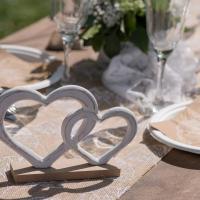 Decoration de table mariage coeurs en bois