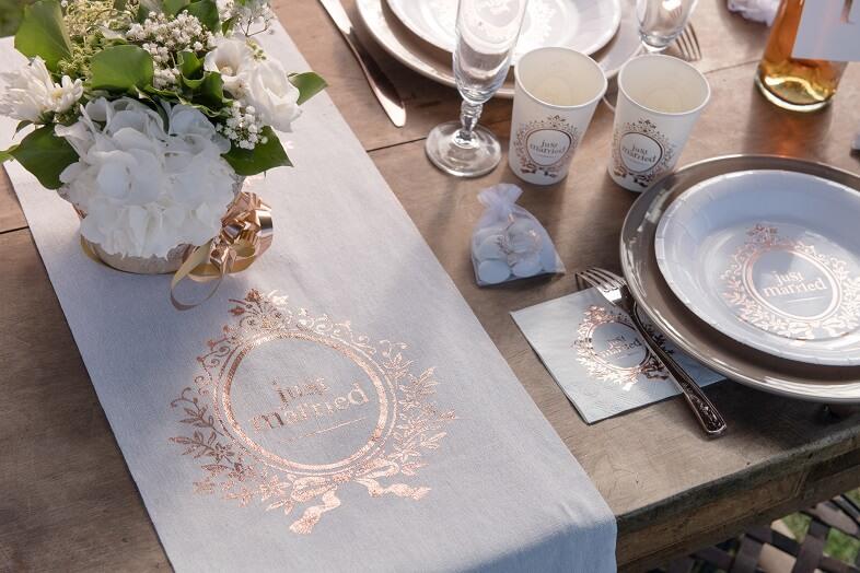 Chemin de Table Blanc et Or - Collection Just Married - Olili