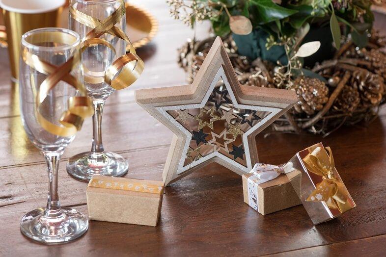 Decoration de table noel avec etoile en bois
