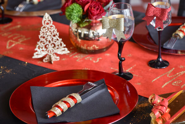 Decoration de table or et rouge