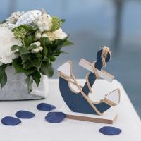 Decoration de table petale de rose bleu marine