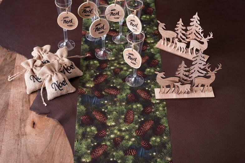 Decoration de table pomme de pin de noel