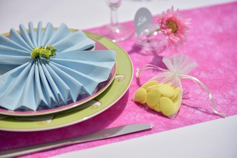 Decoration de table printanniere fuchsia