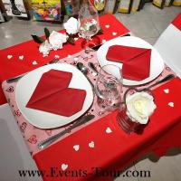 Decoration de table st valentin avec coeur en bois blanc