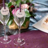 Decoration de verre pour fete avec etiquette blanche