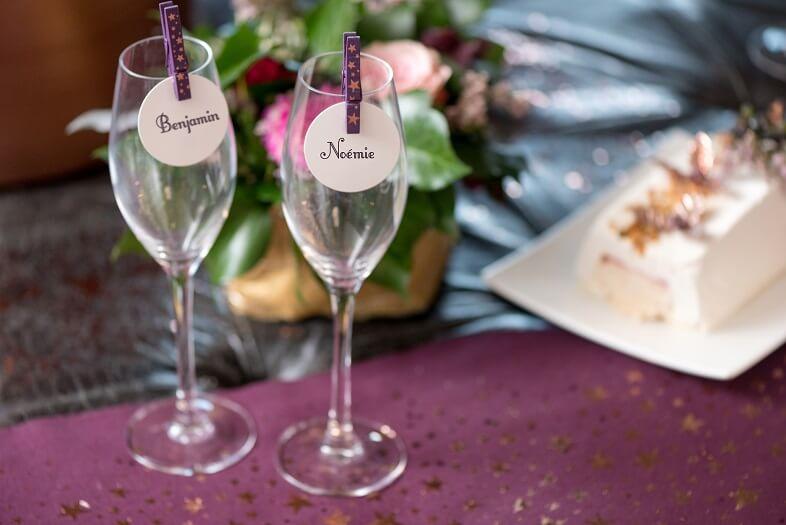 Decoration de verre pour fete avec etiquette blanche