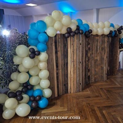 (Prix au mètre) Prestation décoration de salle avec guirlande organique en ballons REF/PES-308