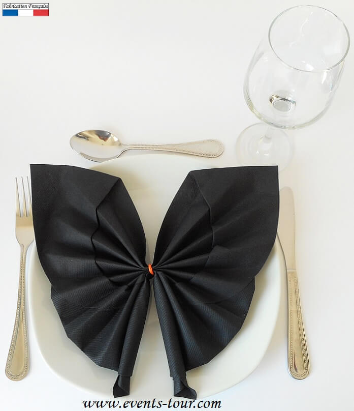 Decoration halloween pliage de serviette chauve souris