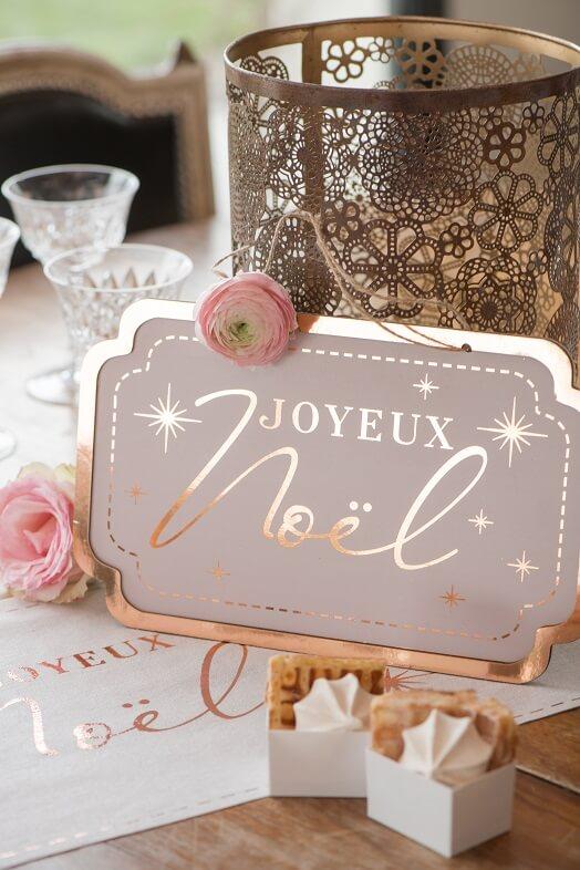 Decoration interieur de maison suspension pancarte joyeux noel blanche et rose gold