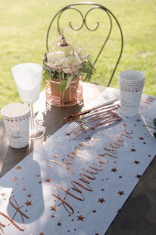 Chemin de table anniversaire blanc et rose gold REF/5668