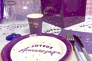 Decoration joyeux anniversaire violet astral