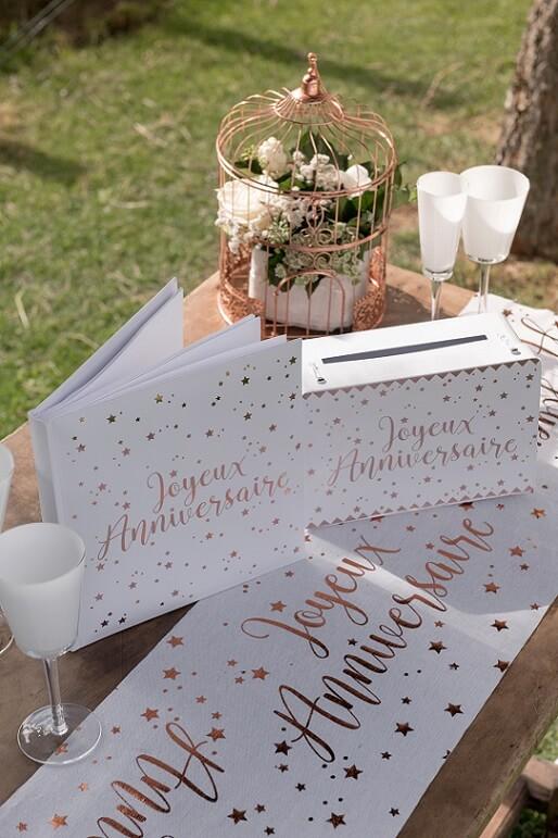Decoration livre d or anniversaire blanc et rose gold metallique