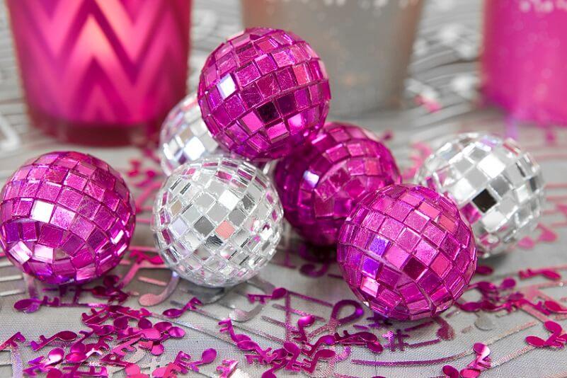 4 boules disco en verre argenté de 15 cm 6 po. avec ficelle à suspendre, boules  disco de fête, mariage, discothèque, fête, décoration à thème -  France