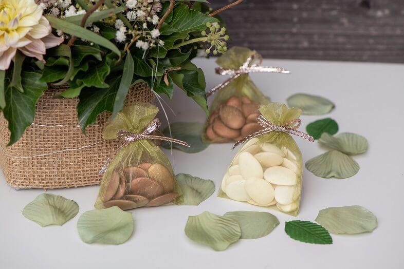 Decoration petale de rose tissu vert sauge olive