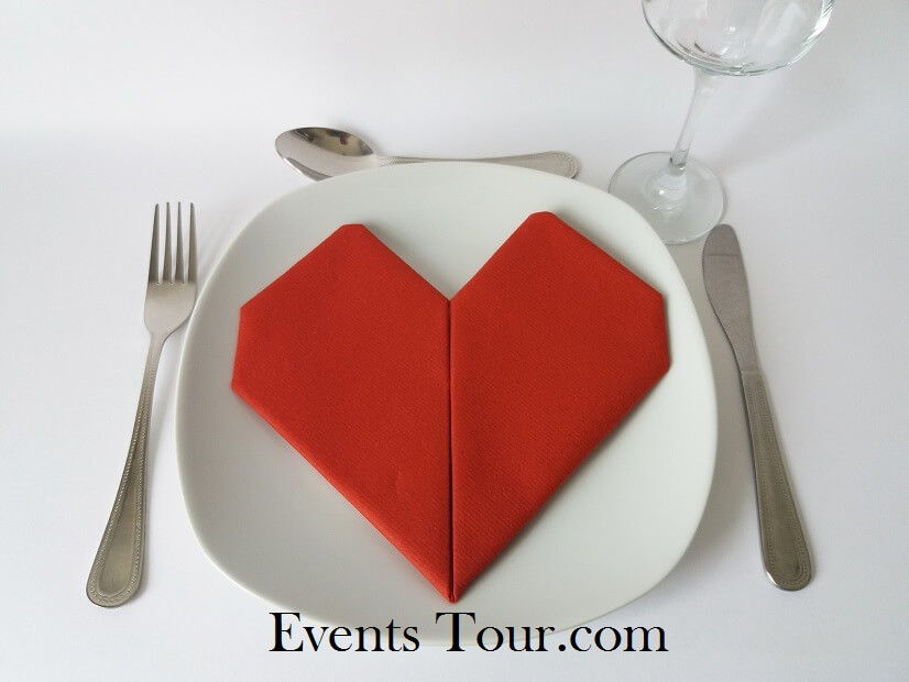 Decoration pliage de serviette mariage coeur rouge