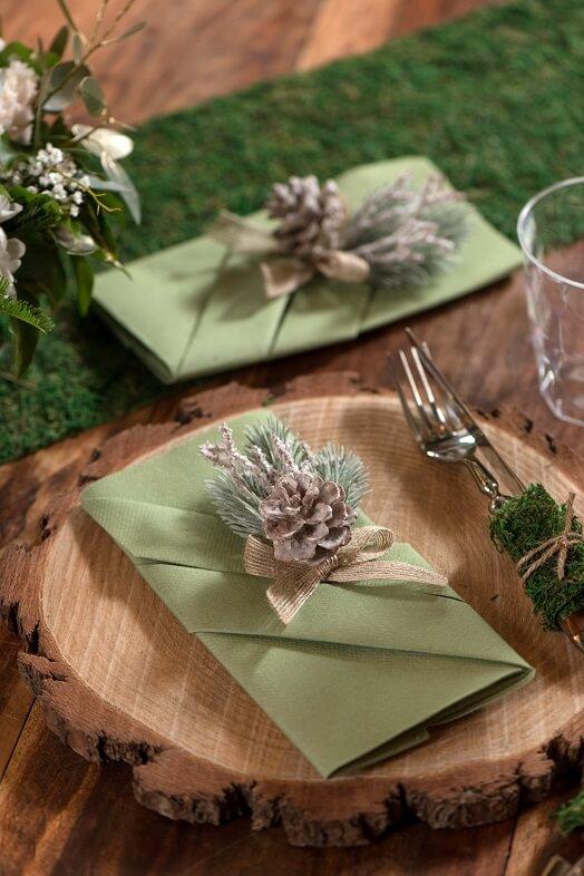 Decoration pliage de serviette noel champetre vert olive et sauge