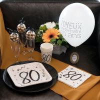 Decoration serviette et chemin de table anniversaire 80ans