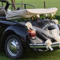 Decoration voiture mariage beige elegant avec noeud automatique