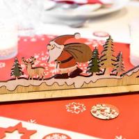 Dek0591 rouge decoration pere noel dans la foret