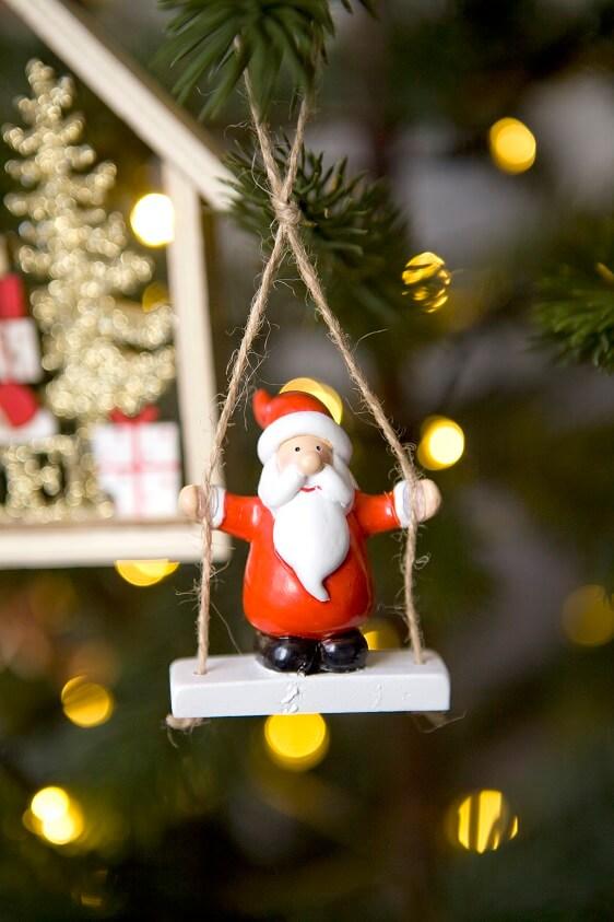 Dek0592 decoration suspension pere noel balancoire