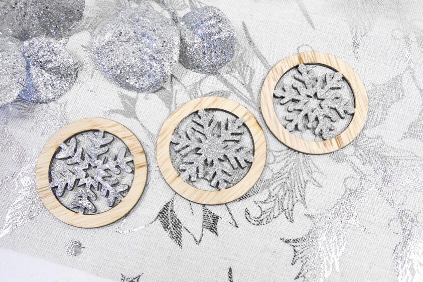 Dek0628 decoration de table naturel argent confettis flocons en bois