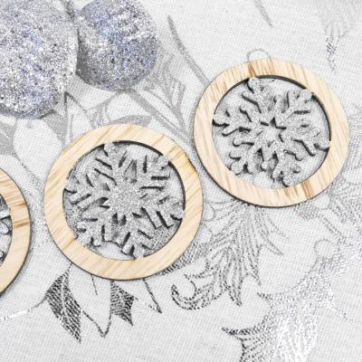 3 Flocons en bois pour décoration de table Noël en naturel et argent de 6cm REF/DEK0628