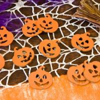 Dek0668 decoration halloween confettis bois citrouille orange