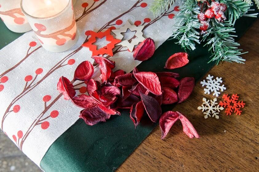 Dek0732 decoration de table naturelle petale sepales de coton rouge