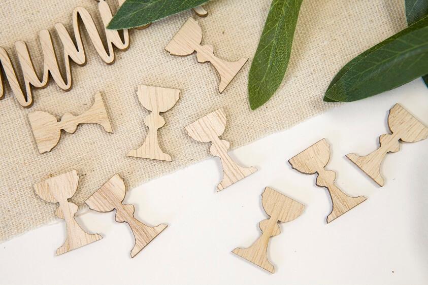 Dek0936 calice en bois decoration de table communion