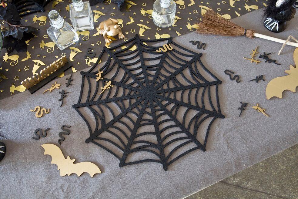 Dek1078 centre de table halloween toile araignee noire en feutrine