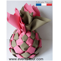 Distributeur ananas avec 70 pliages de serviette rose fuchsia et chocolat