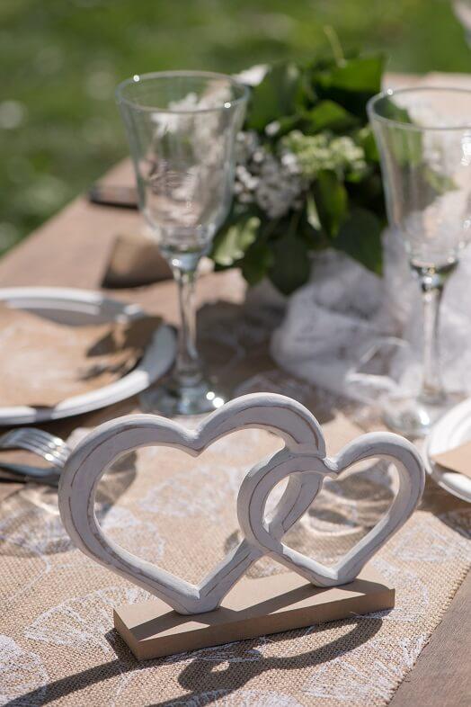 Double coeur mariage en bois blanc et naturel