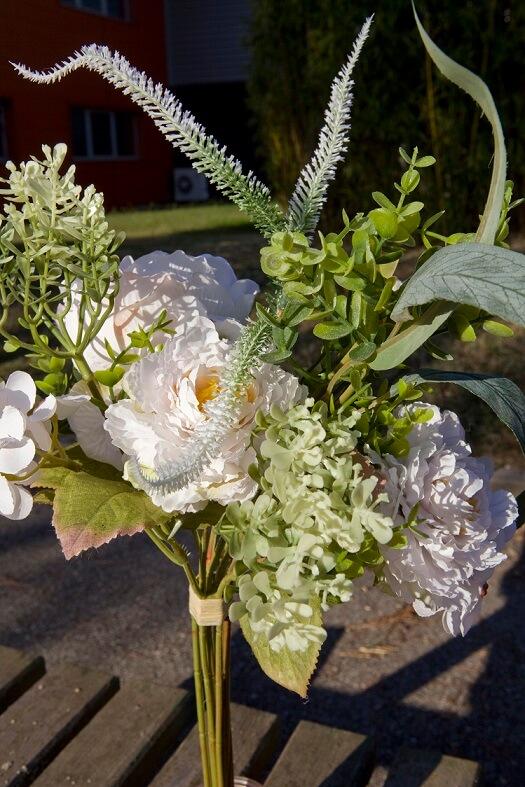 Fbo4305 decoration bouquet de fleur avec roses blanc et vert
