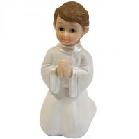 Figurine communion avec communiant garcon assis