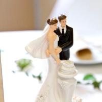 Figurine gateau de mariage couple de maries amoureux