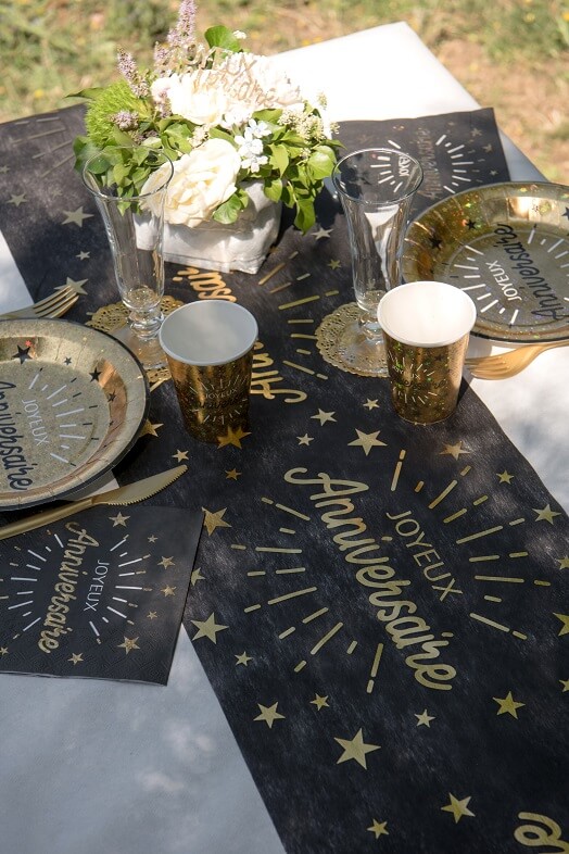 Gobelet jetable joyeux anniversaire en carton or