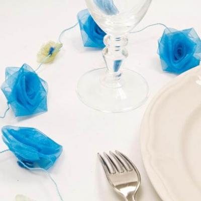 Guirlande de roses organza bleu turquoise