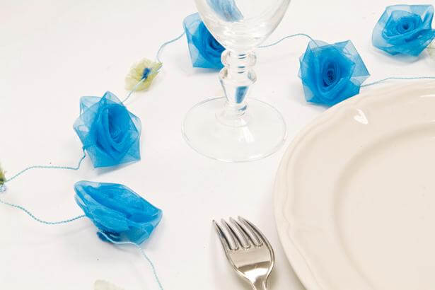 Guirlande de roses organza bleu turquoise