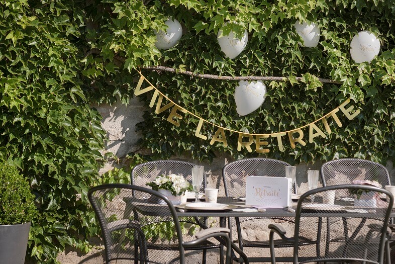 Guirlande lettre vive la retraite doree