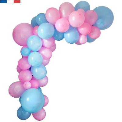 Guirlande organique avec ballon latex rose et bleu