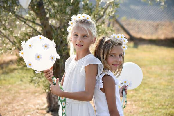 Jeux amusant pour enfants avec des ballons