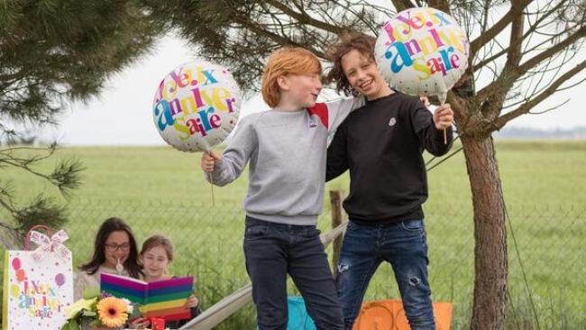 Jeu amusant avec ballon en latex : En place Maestro !