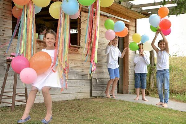 Jeux pour enfants avec ballons en latex