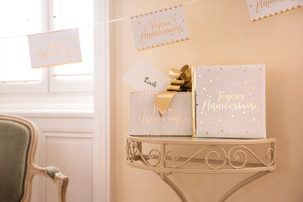 Livre d or anniversaire or et blanc