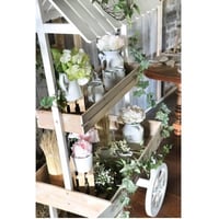 Location boutique magasin decoration pas de calais chariot candy bar en bois et blanc