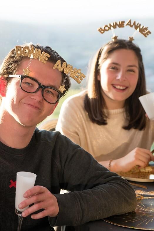 Lunette bonne annee noir et or paillete