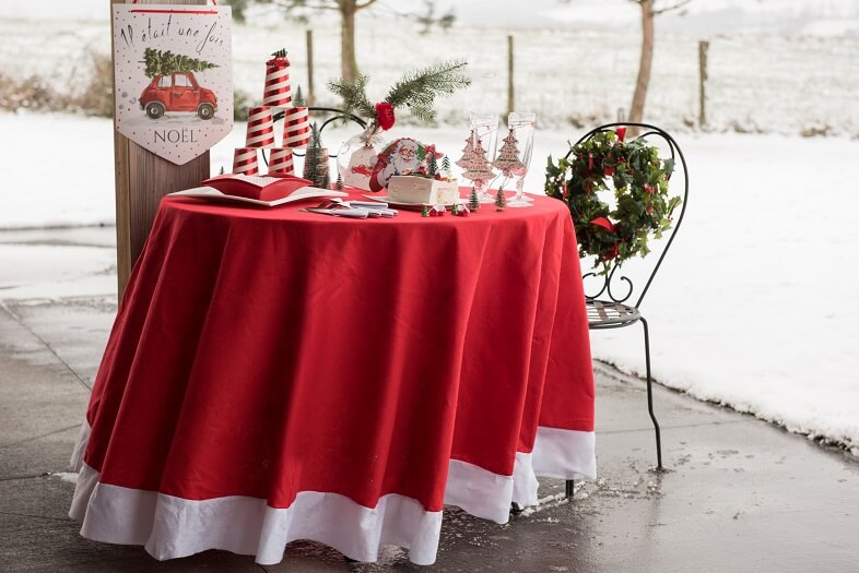 Nappe de noel rouge et blanche