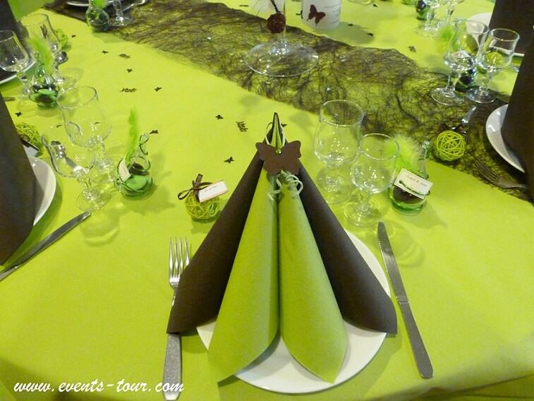 Nappe jetable vert kiwi pour decoration de table en 50m