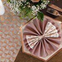 Pliage de serviette elegant rose gold