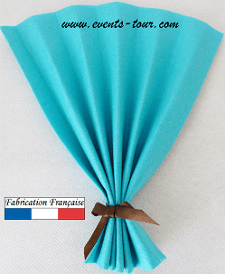 Pliage de serviette eventail bleu turquoise 1